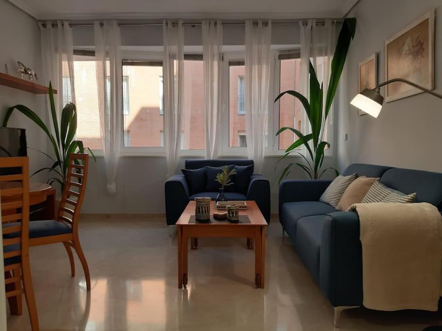 Nuevo-Luminoso Y Moderno. Parking Gratis!! Apartment Севиля Екстериор снимка