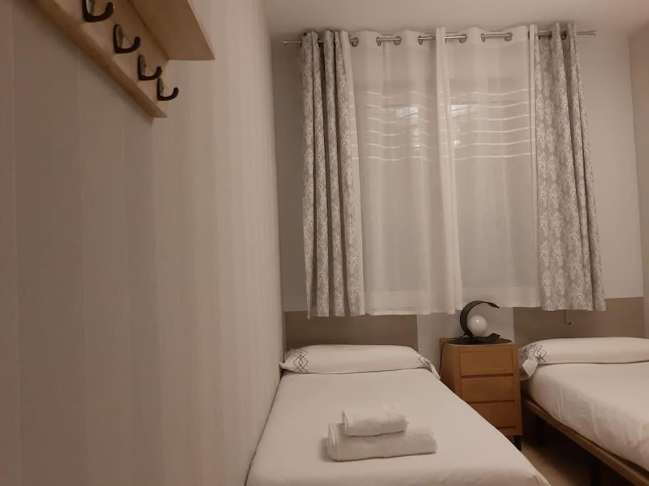 Nuevo-Luminoso Y Moderno. Parking Gratis!! Apartment Севиля Екстериор снимка