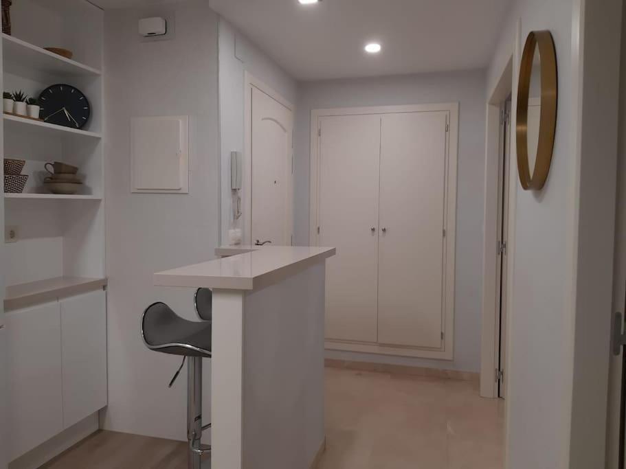 Nuevo-Luminoso Y Moderno. Parking Gratis!! Apartment Севиля Екстериор снимка